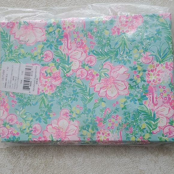 Lilly Pulitzer bundle 💙💕💚 - Picture 9 of 10